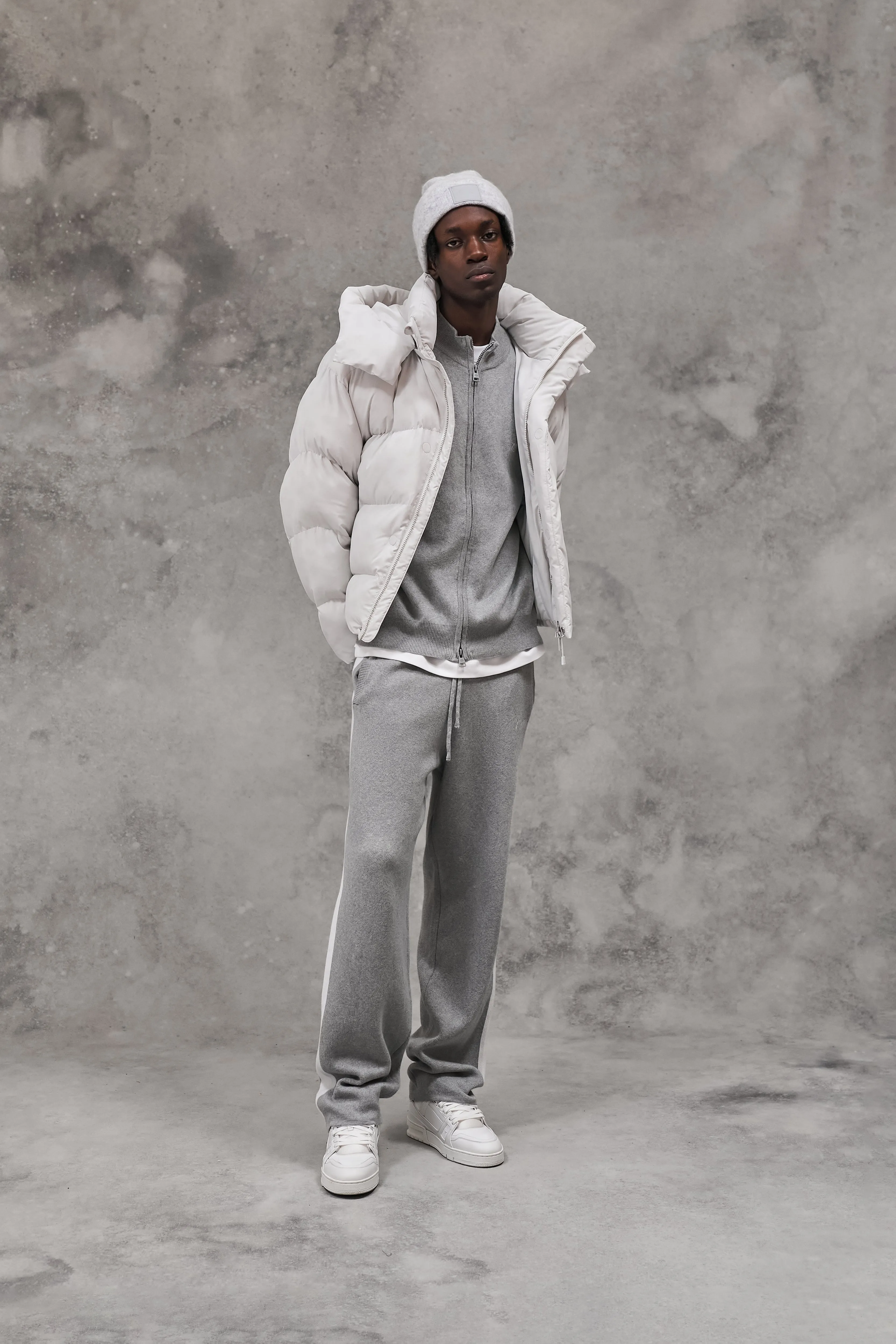 COLD REACTIVE PUFFER COAT - OFF WHITE