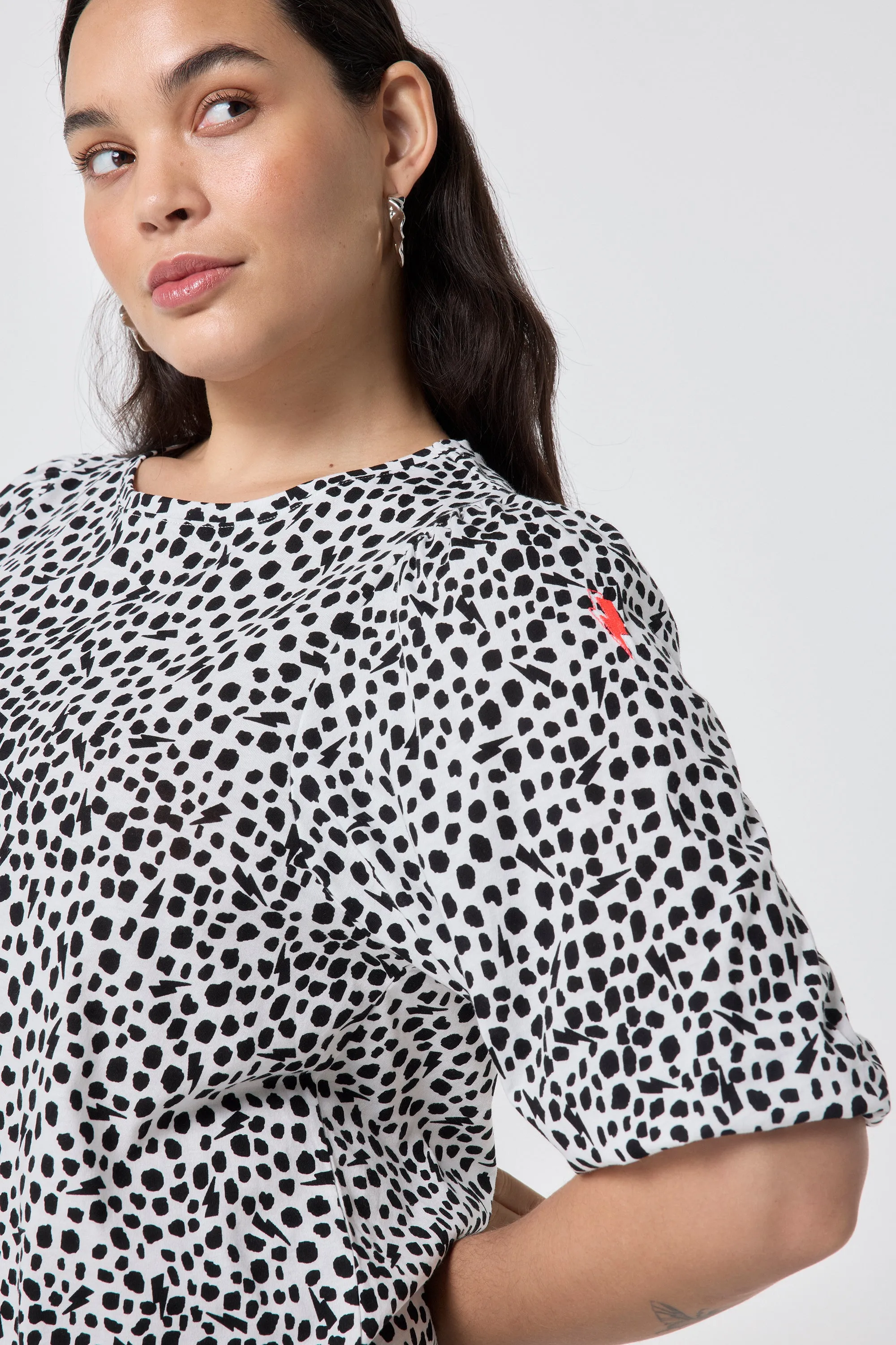 White with Black Cheetah Puff Sleeve T-Shirt